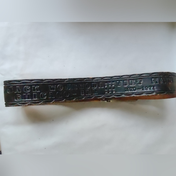 COOL VTG 70S EMBOSSED LEATHER VIETNAM VETERANS BELT CHICAGO NIKEL SILVER BUCKLE - Picture 5 of 13
